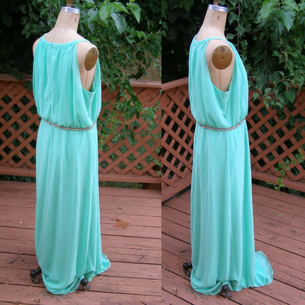 💥 HOST PICK 🤩 size 14 Vince Camuto Bejeweled Sleeveless Green Gown - Picture 4 of 16
